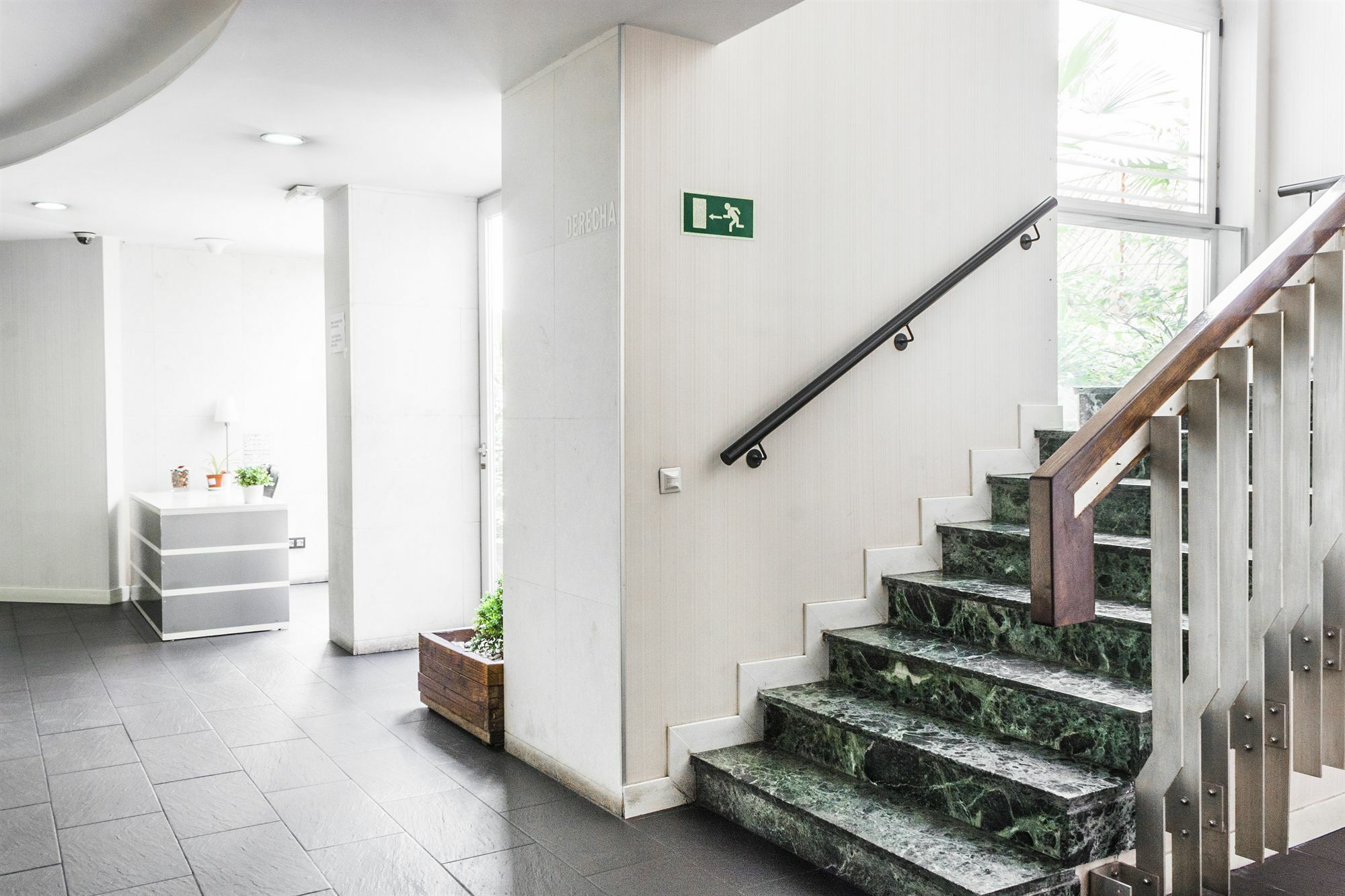Gran Via Suites Madrid Exterior foto